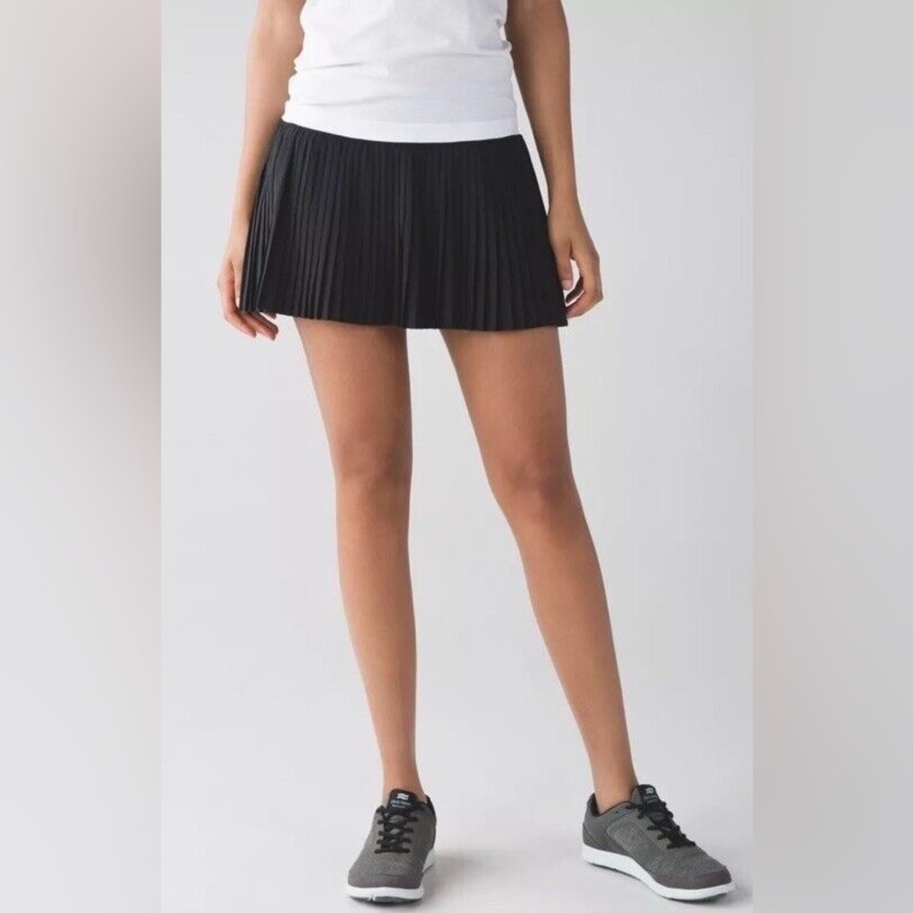 Lululemon Womens SZ 6 Pleat To Street Black Pleated Mini Skirt Skort II - Picture 2 of 9